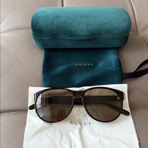Gucci Dark Brown women oversized Sunglasses New.